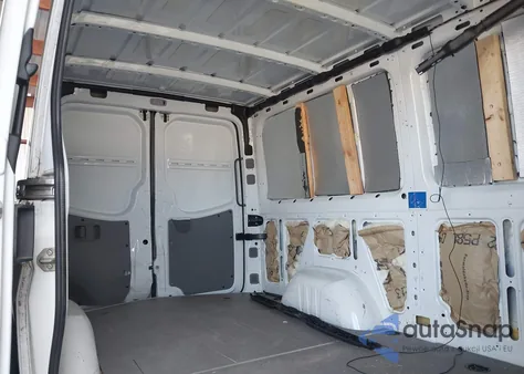 2014 Mercedes-Benz Sprinter 2500 Normal Roof z USA, uszkodzony, nr VIN WD3PE7DC8E5835913